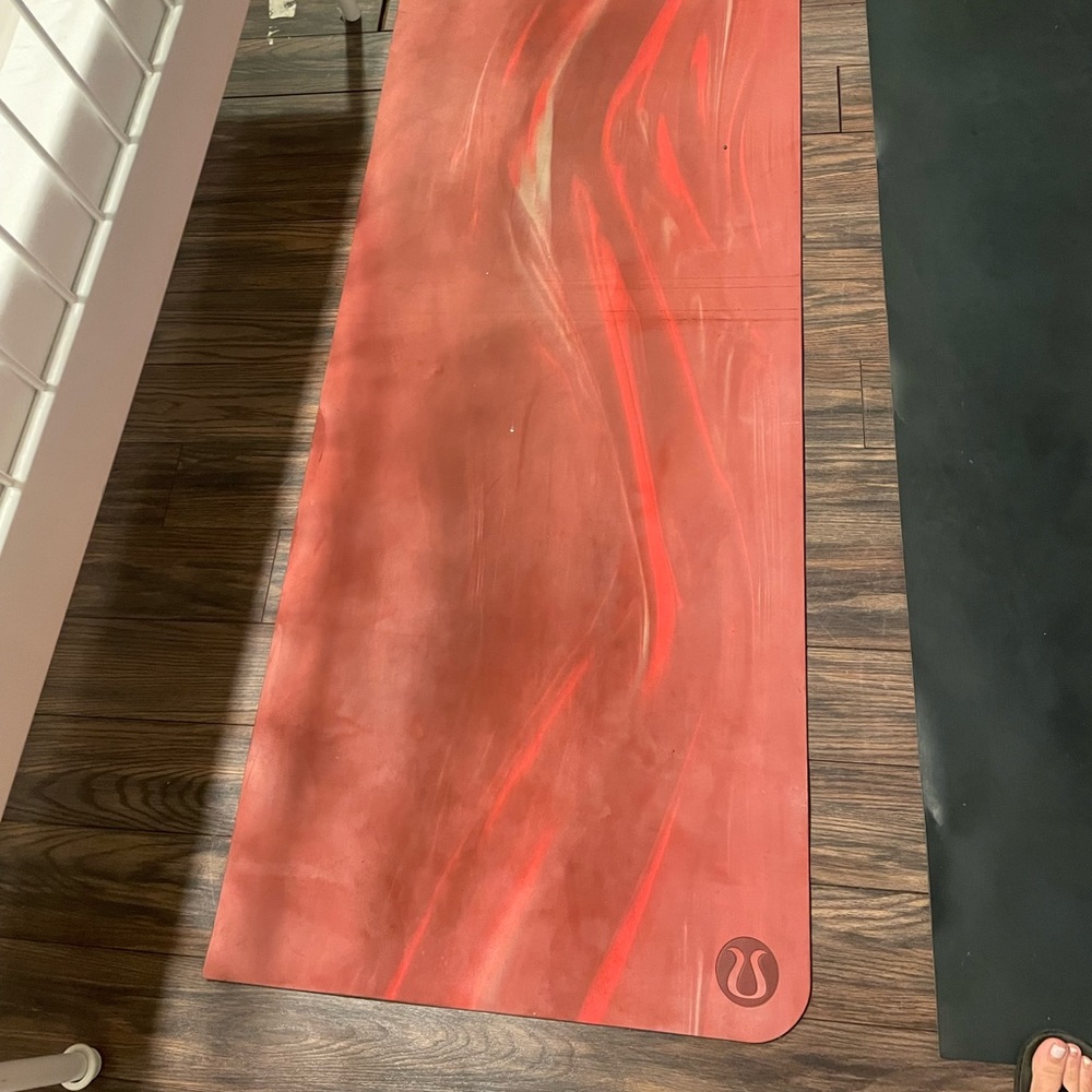 Lululemon Yoga Mat: The Reversible Mat 5mm maroon